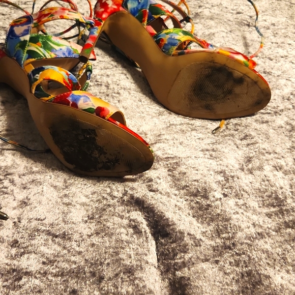 Steve Madden women's size 7.5 floral tie heels - Picture 3 of 5